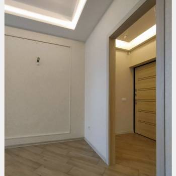 Продается 1-комнатная квартира, 42 м²