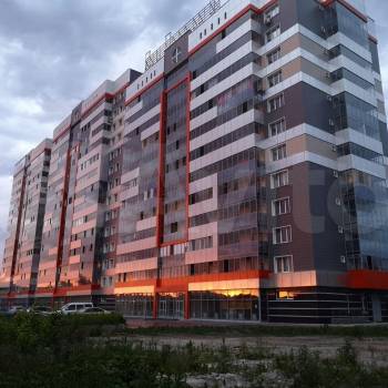 Продается 1-комнатная квартира, 42 м²