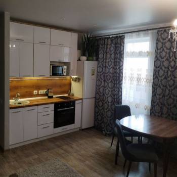 Продается 1-комнатная квартира, 42 м²