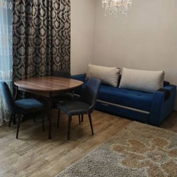 Продается 1-комнатная квартира, 42 м²