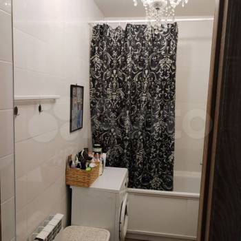 Продается 1-комнатная квартира, 42 м²