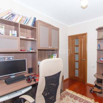 Продается Многокомнатная квартира, 74,8 м²