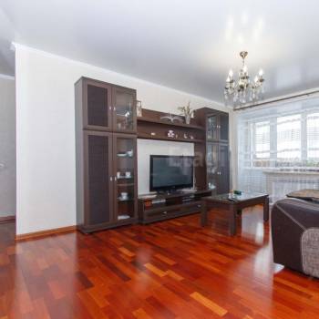 Продается Многокомнатная квартира, 74,8 м²