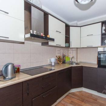 Продается Многокомнатная квартира, 74,8 м²