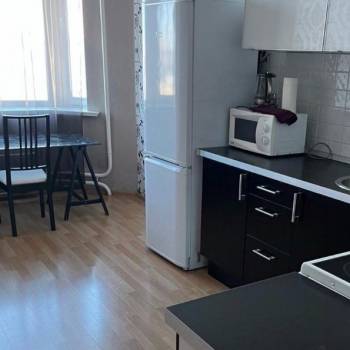 Сдается 2-х комнатная квартира, 100 м²