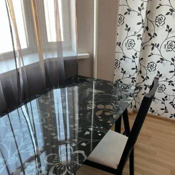 Сдается 2-х комнатная квартира, 100 м²