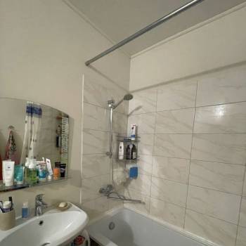 Продается 1-комнатная квартира, 40 м²