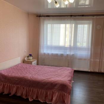 Продается 1-комнатная квартира, 42 м²