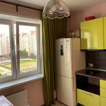 Продается 1-комнатная квартира, 42 м²