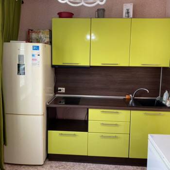 Продается 1-комнатная квартира, 42 м²