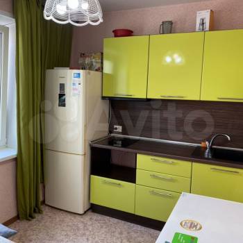 Продается 1-комнатная квартира, 42 м²