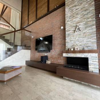 Продается 3-х комнатная квартира, 125 м²