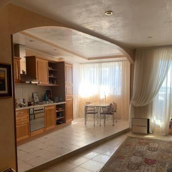 Продается Многокомнатная квартира, 176 м²