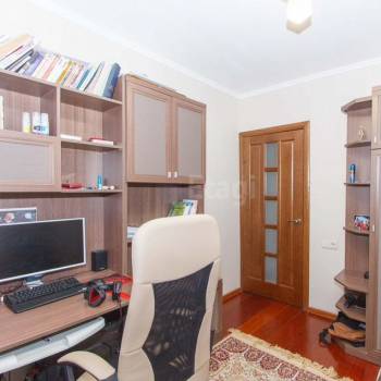 Продается Многокомнатная квартира, 74 м²