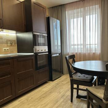 Сдается 1-комнатная квартира, 42 м²