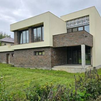 Продается Дом, 400 м²