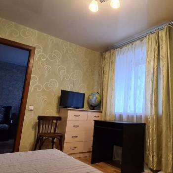 Продается Многокомнатная квартира, 64 м²