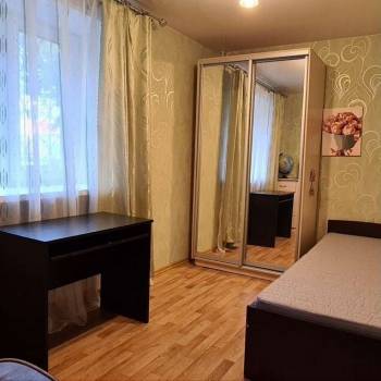 Продается Многокомнатная квартира, 64 м²