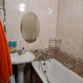 Продается Многокомнатная квартира, 64 м²