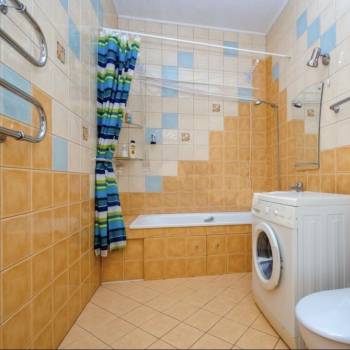 Сдается 1-комнатная квартира, 60 м²