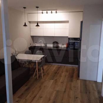 Продается 1-комнатная квартира, 53 м²