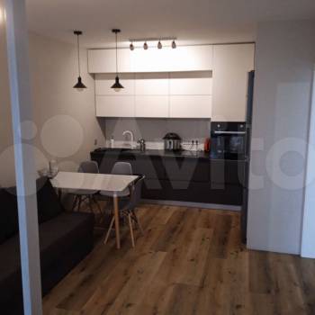 Продается 1-комнатная квартира, 53 м²