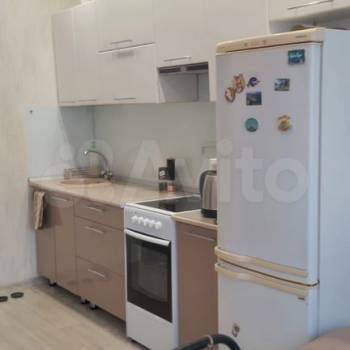 Продается 1-комнатная квартира, 49 м²