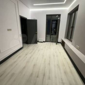 Продается 2-х комнатная квартира, 543 м²