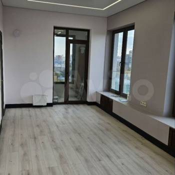 Продается 2-х комнатная квартира, 543 м²