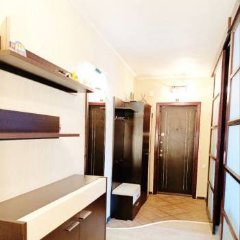 Продается Многокомнатная квартира, 80 м²