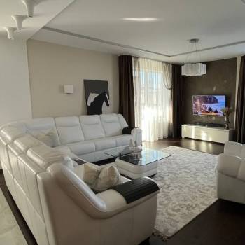 Продается 3-х комнатная квартира, 108,6 м²