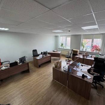 Сдается Нежилое помещение, 122 м²