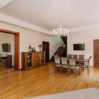 Продается Дом, 190 м²