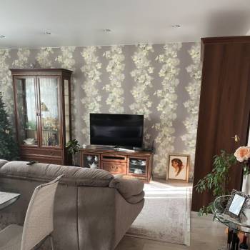 Продается 1-комнатная квартира, 46 м²