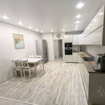 Сдается Многокомнатная квартира, 105 м²