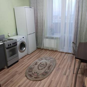 Сдается 1-комнатная квартира, 42 м²