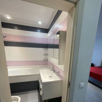 Продается 1-комнатная квартира, 36 м²