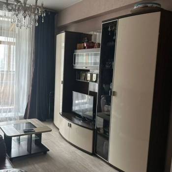 Продается Многокомнатная квартира, 106 м²