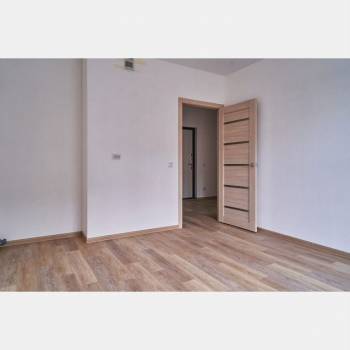 Продается 1-комнатная квартира, 53 м²