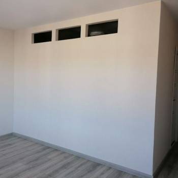 Продается 1-комнатная квартира, 42 м²