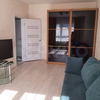 Сдается 1-комнатная квартира, 38 м²