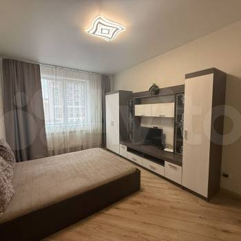Продается 1-комнатная квартира, 38 м²