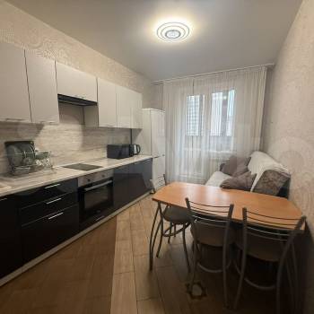 Продается 1-комнатная квартира, 38 м²