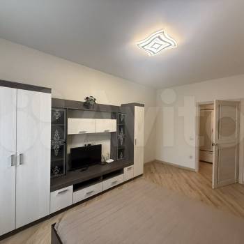 Продается 1-комнатная квартира, 38 м²