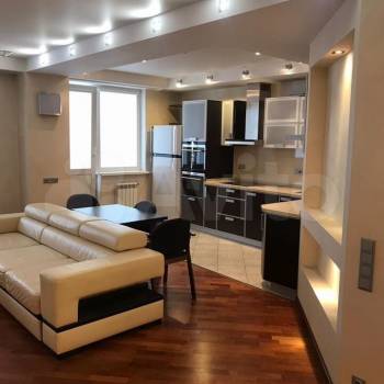 Сдается 2-х комнатная квартира, 70 м²