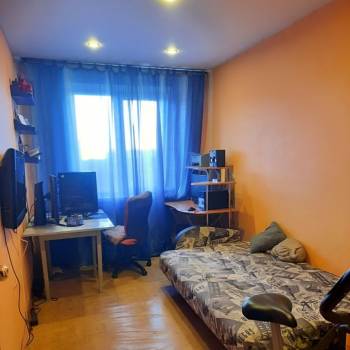 Продается Многокомнатная квартира, 70,6 м²