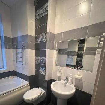 Сдается 2-х комнатная квартира, 64 м²