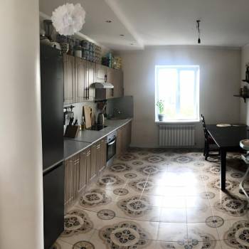 Продается Дом, 180 м²