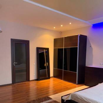 Сдается Многокомнатная квартира, 190 м²