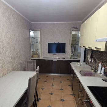 Продается 3-х комнатная квартира, 90 м²